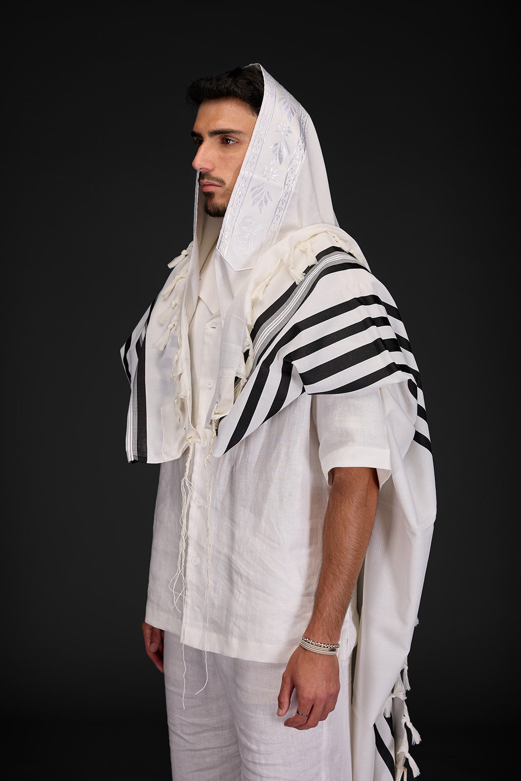 טלית צמר רחלים שחור