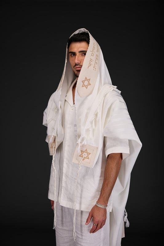 טלית צמר דגם להתעטף בציצית פשתן בהיר